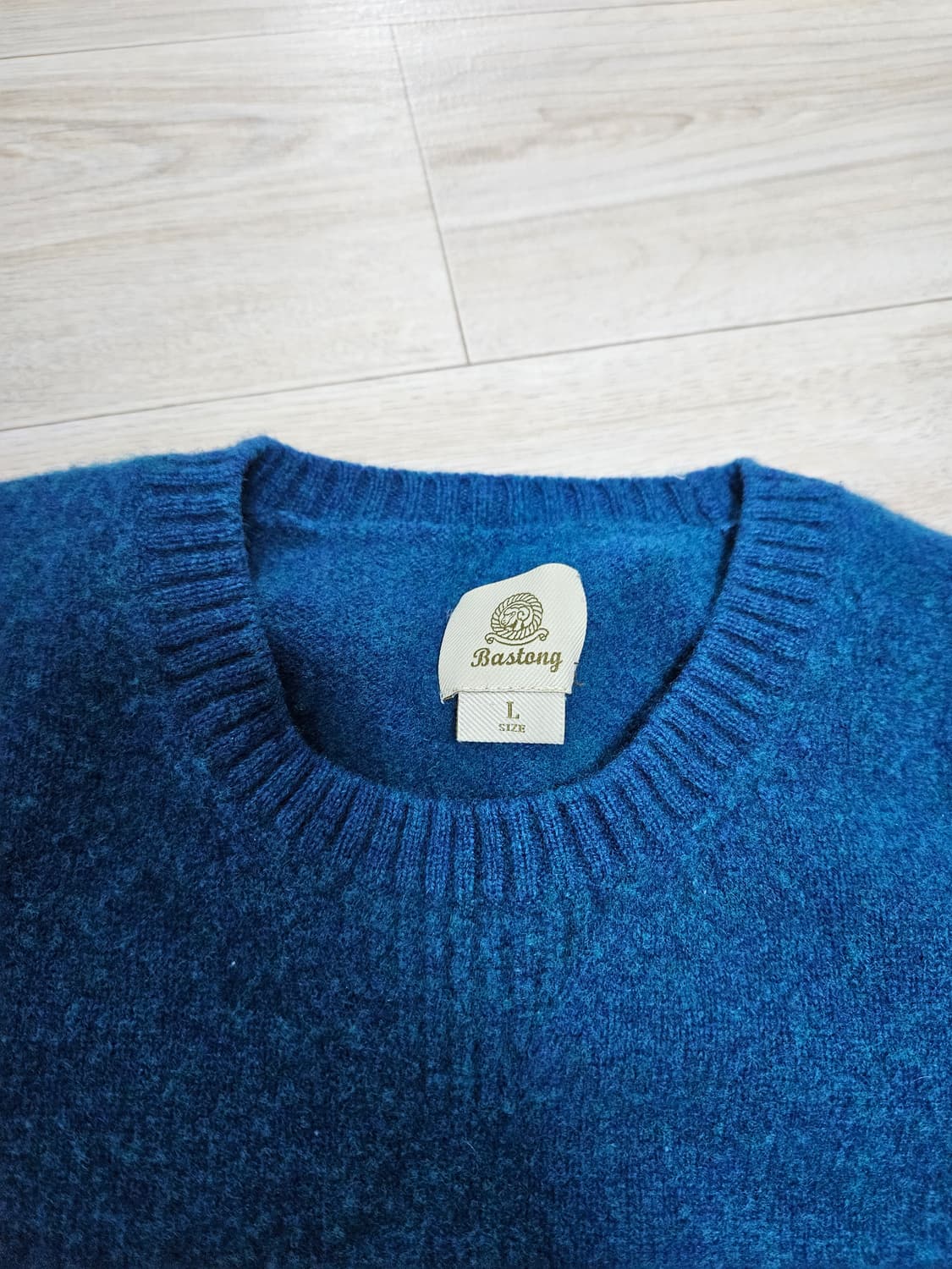 바스통 305 캐시미어 니트 에메랄드 색상 상품이미지4