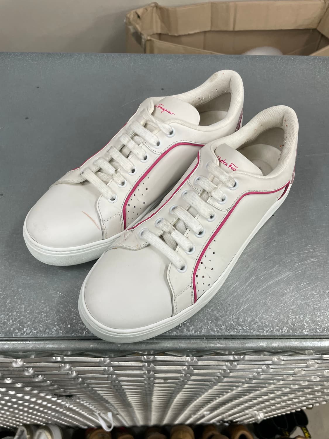 페레가모 맨해튼 간치니 프린트 스니커즈 7.5 상품이미지2