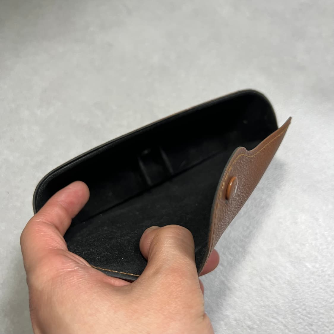 레이벤 케이스 브라운 상품이미지2