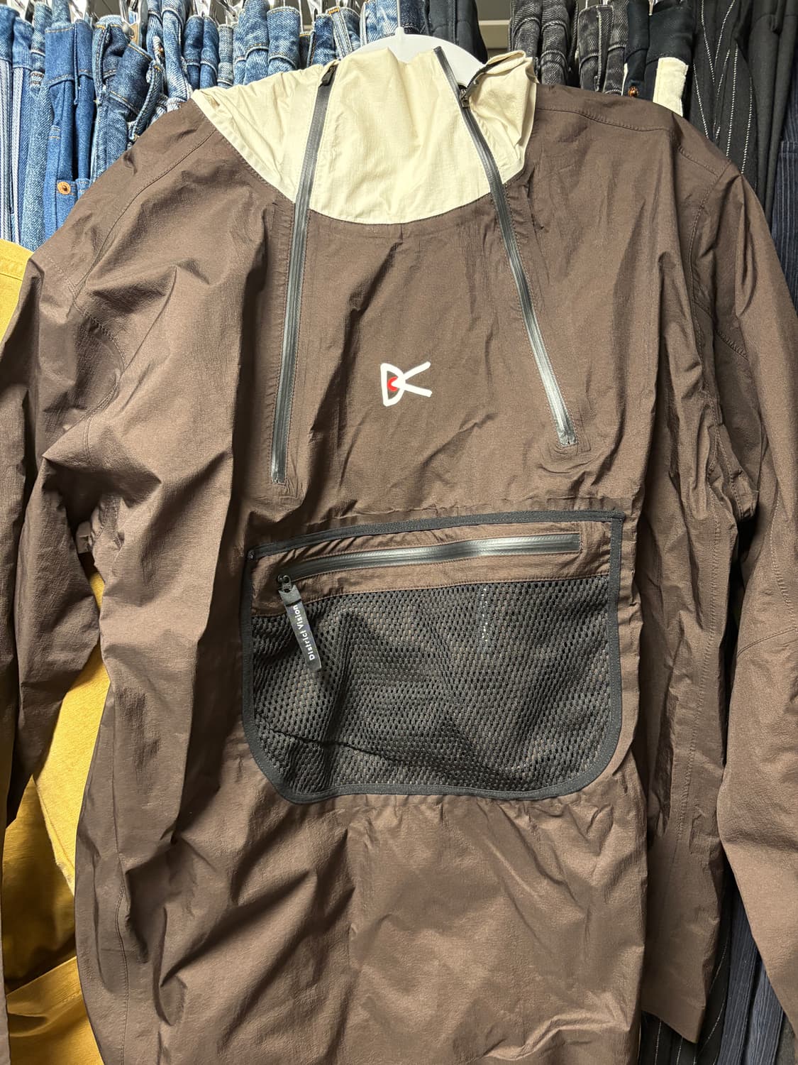 디스트릭트비전 바람막이 라지사이즈 판매합니다!! 상품이미지1