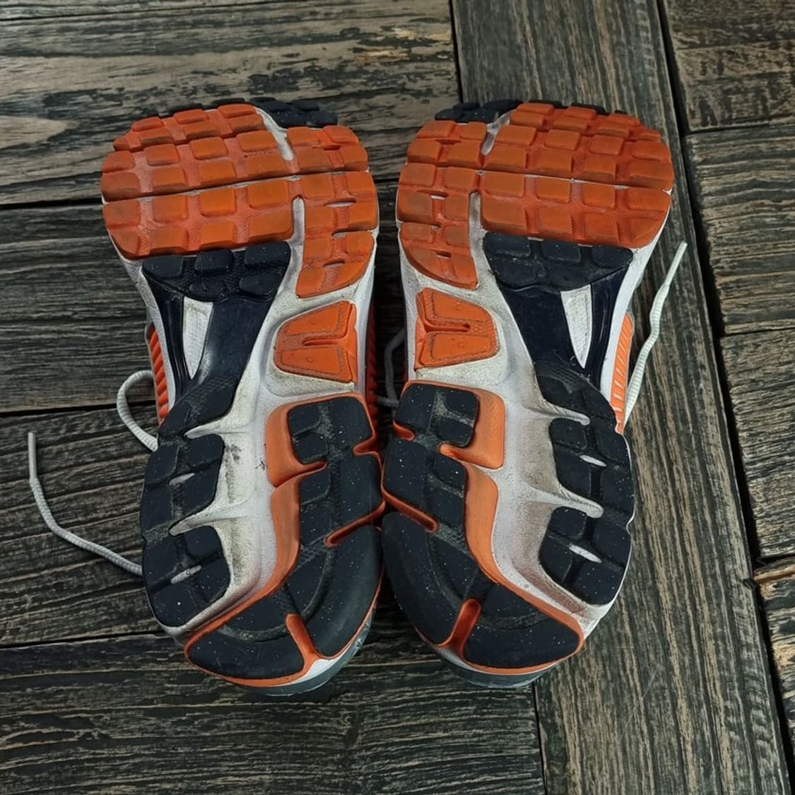 [나이키] 줌 보메로 5 퓨어 플래티넘 앤 레이저 오렌지 M18547 상품이미지7