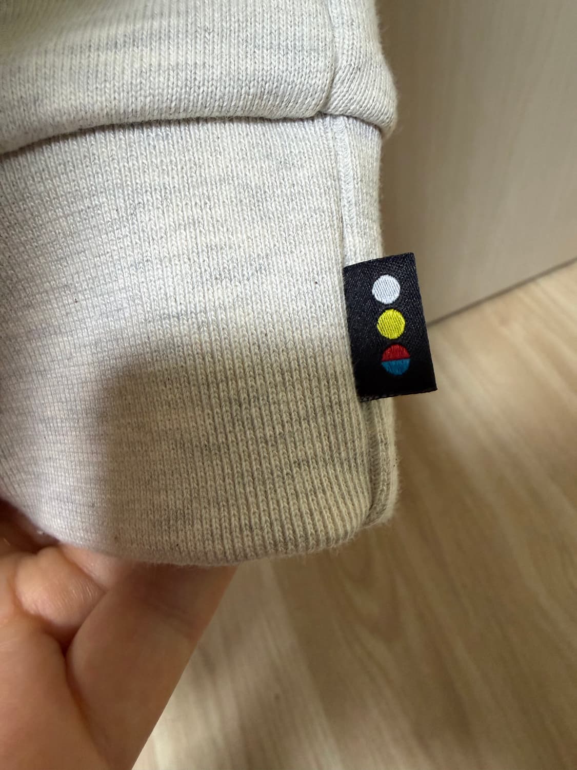 아이앱 23ss 하프집업 미착용 새상품 상품이미지3