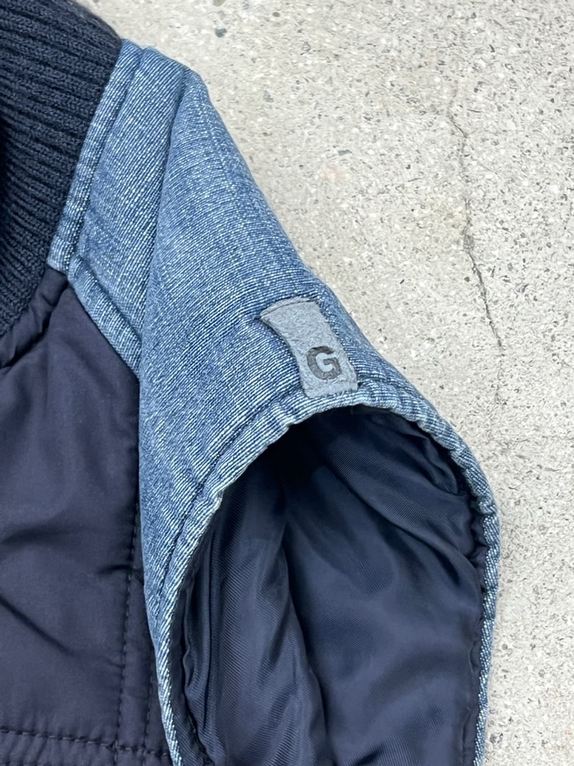 게스 90s 패브릭 믹스 패딩 베스트 상품이미지5