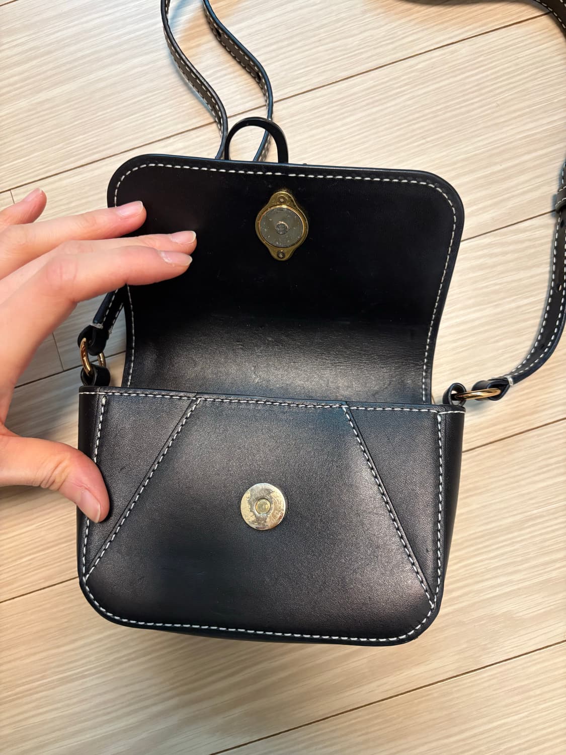  JW앤더슨 레더미니백 상품이미지6