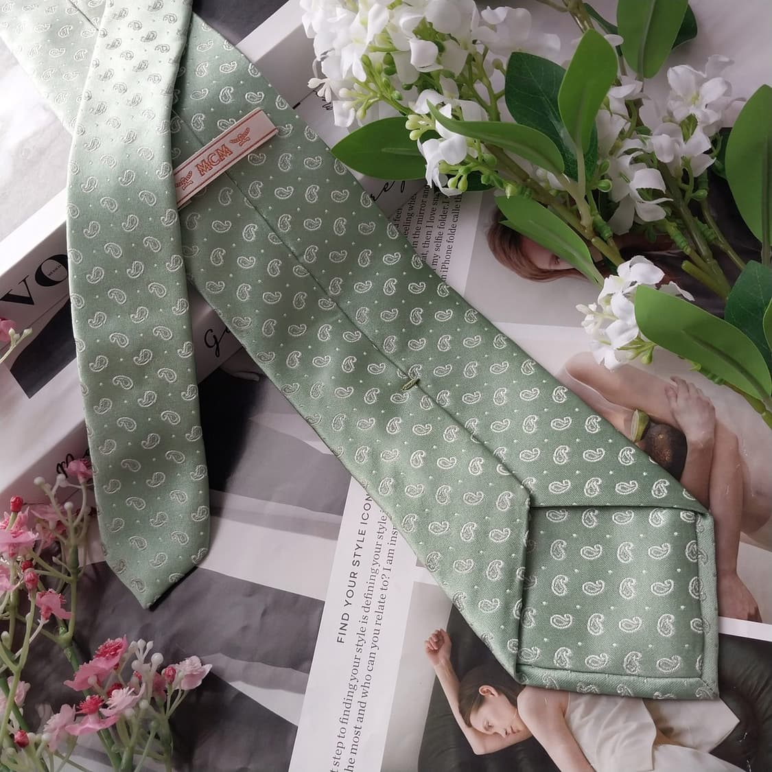 엠씨엠 실크 페이즐리 자수 넥타이 8.2cm A+등급 K1926
 상품이미지3