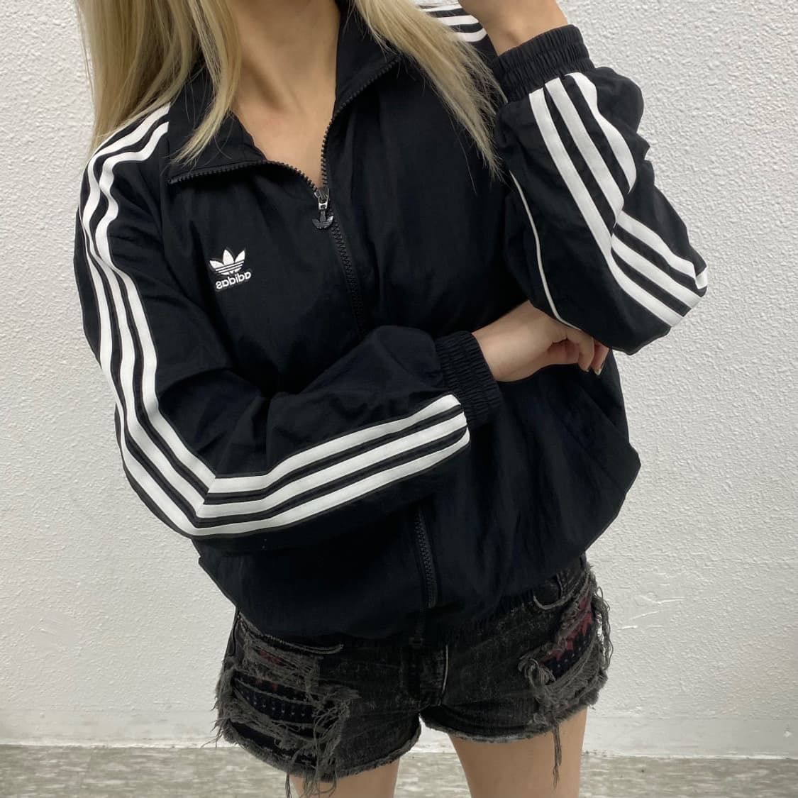 아디다스 로고 화이트라인 블랙 바람막이 M 상품이미지1