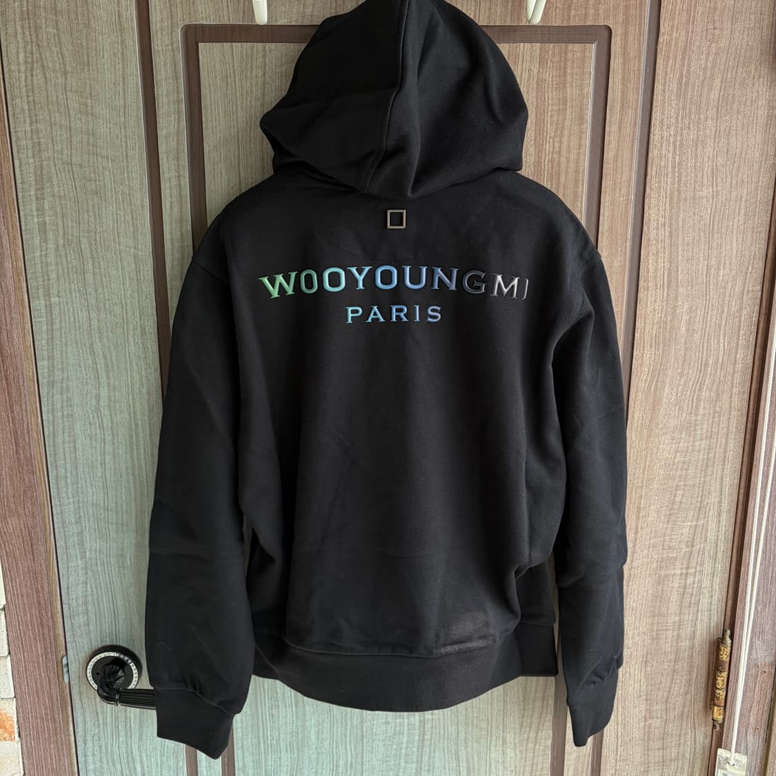 새상품(S) 우영미 블랙 그라데이션 엠보싱 백로고 후드티셔츠 상품이미지1