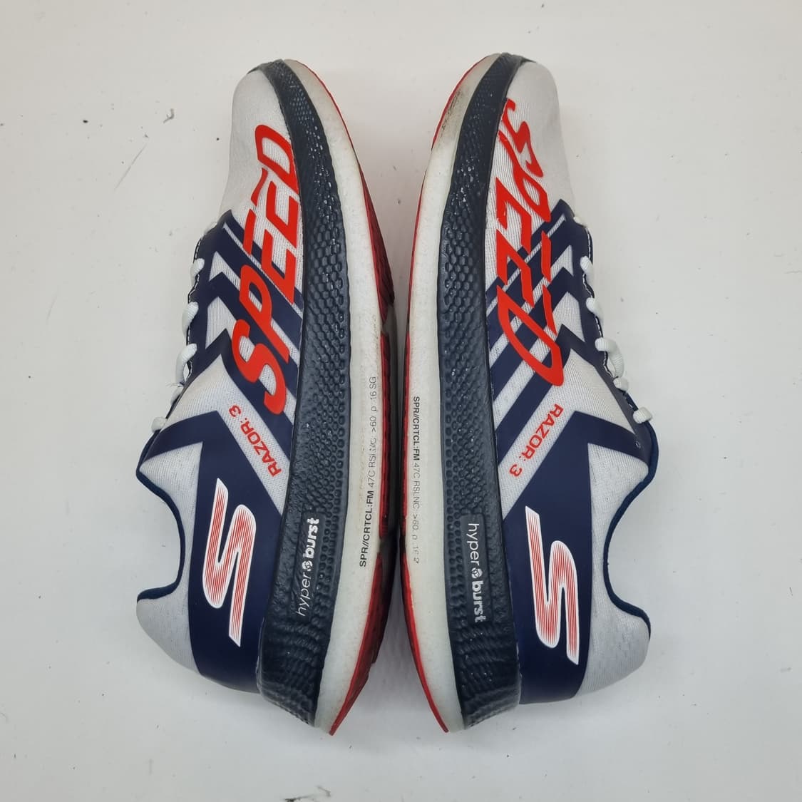 스케쳐스 고런  레이저3 스피드 런닝화 260. 상품이미지5