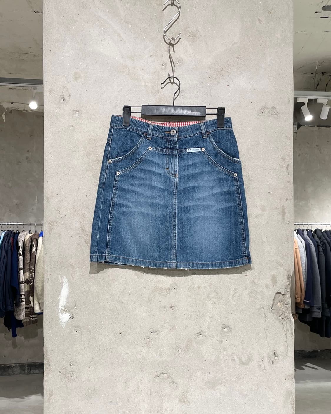 돌체 앤 가바나 중청 워싱 데님 미니스커트 상품이미지1