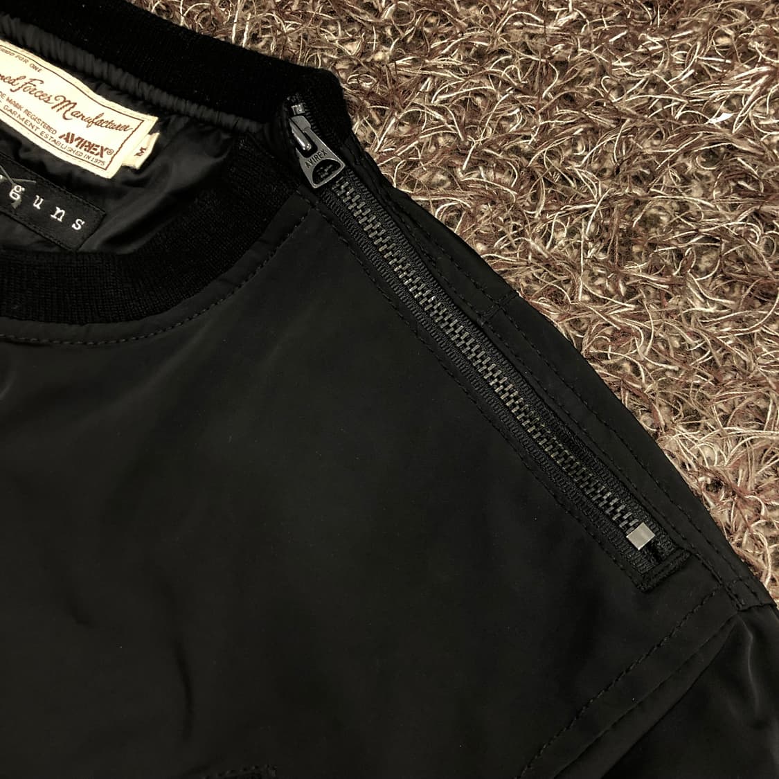 아비렉스 X 로어건즈 ma-1 패치 크루넥 상품이미지4