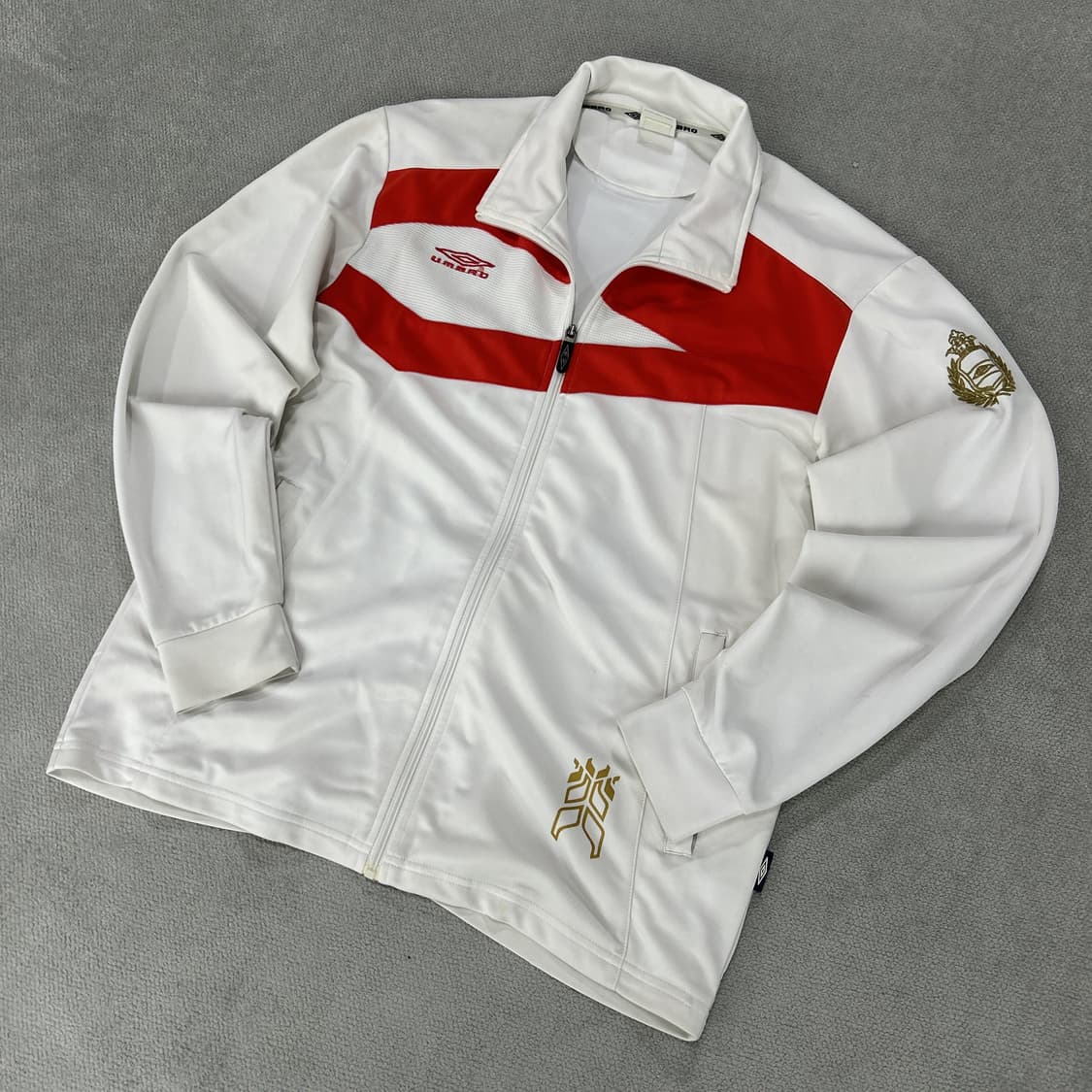 엄브로 화이트/레드 집업 트랙탑 m 상품이미지1