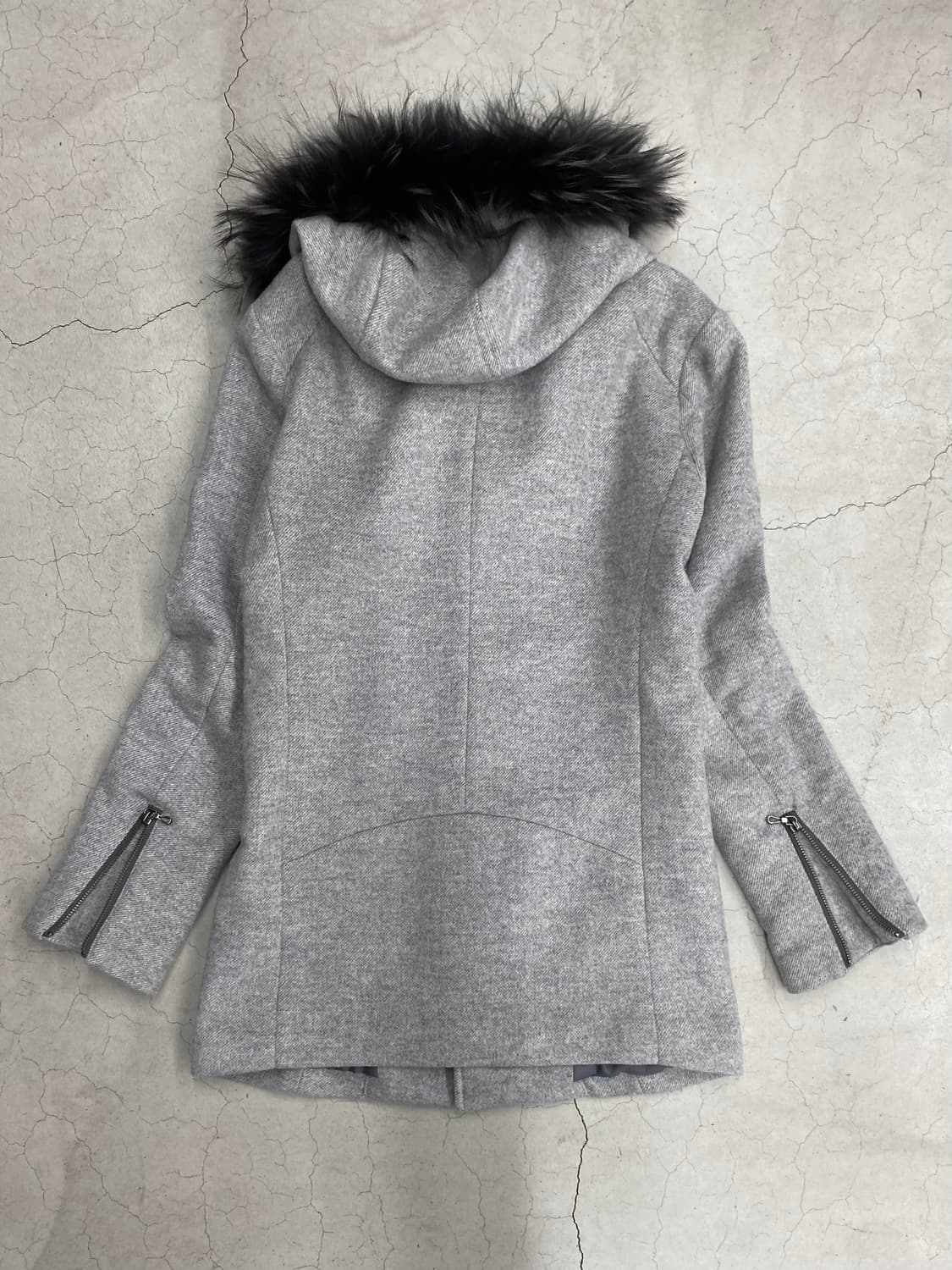 토네이도 마트 비대칭 퍼 코트 상품이미지3