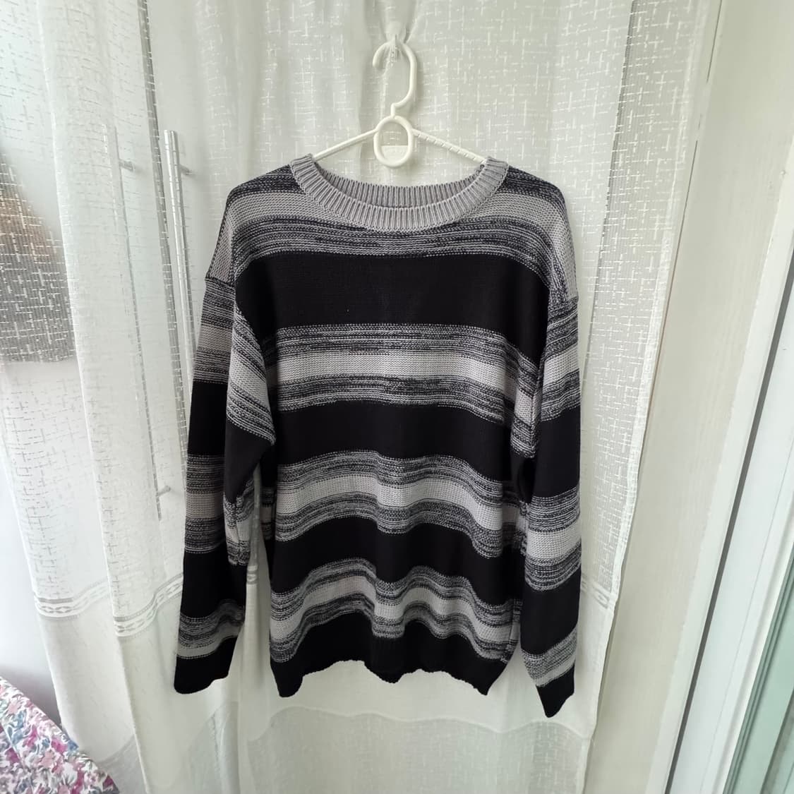 블랙 그레이 줄무늬 니트 예뻐요 상품이미지1