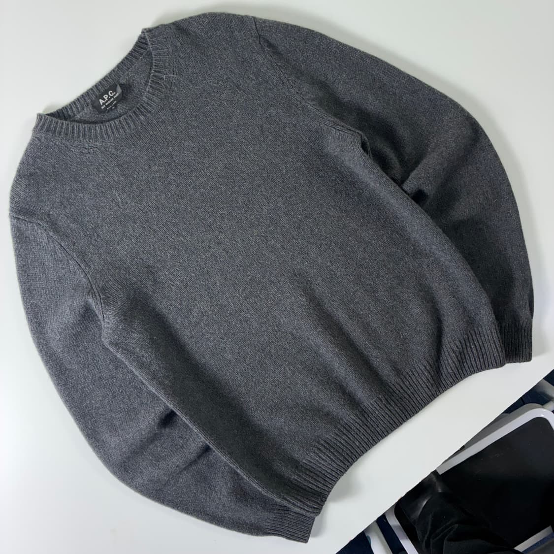 A.P.C.  아페쎄 그레이 캐시미어 울 크루넥 니트  상품이미지2