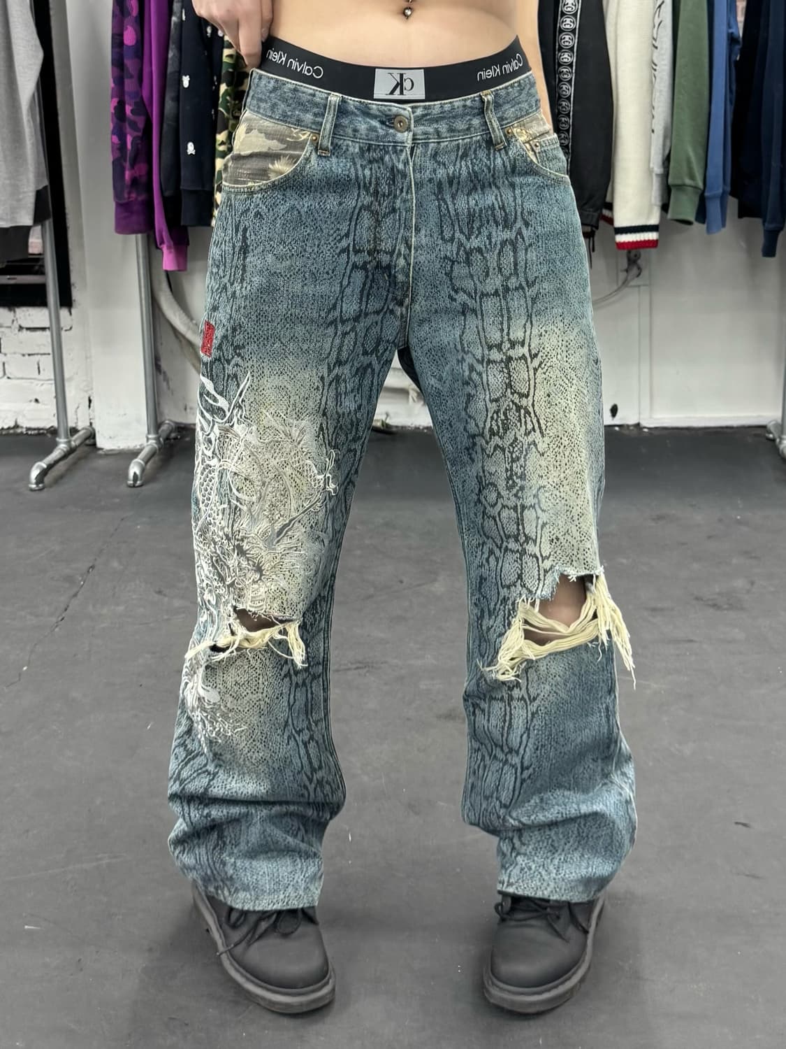 카라쿠리 타마시 오리엔탈 뱀피 데님팬츠 상품이미지1