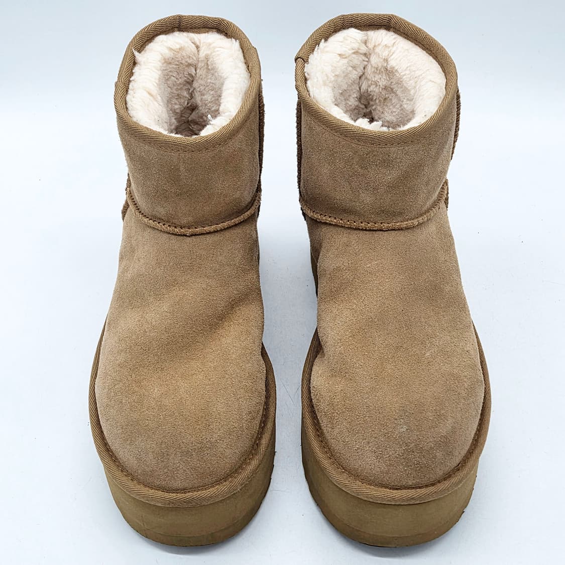 어그 우먼스 클래식 미니 플랫폼 부츠 체스트넛 (240) 상품이미지4