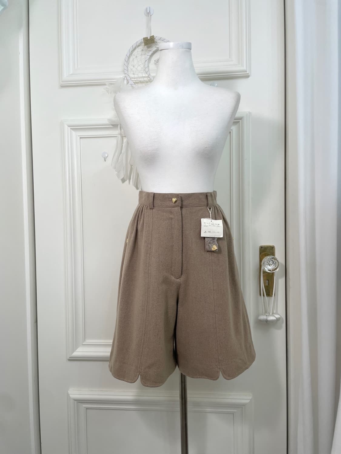 beige wool heart button pocket half pant 상품이미지1