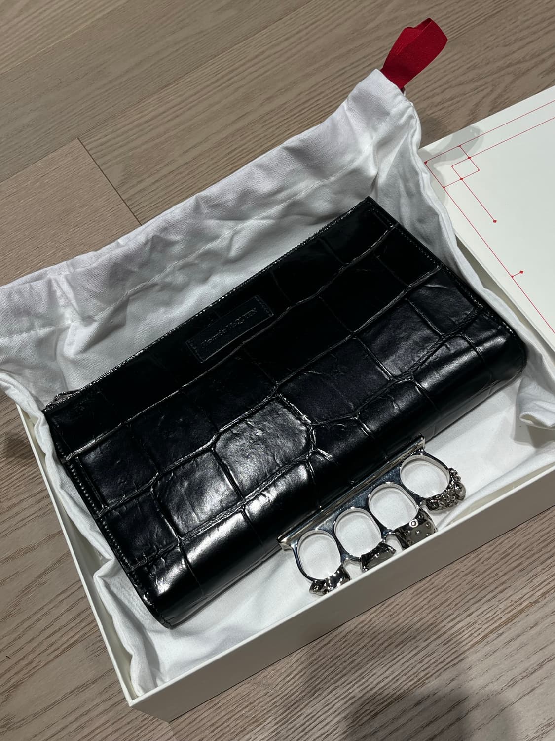 알렉산더맥퀸 너클 클러치 상품이미지2