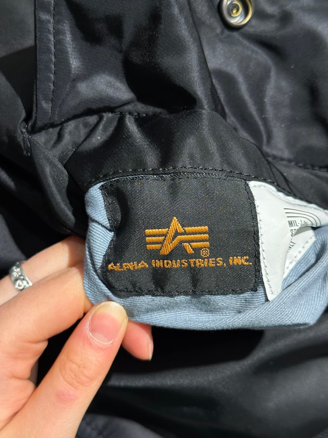 알파 인더스트리 블랙 MA-1 리버시블 플라이트 자켓 상품이미지9