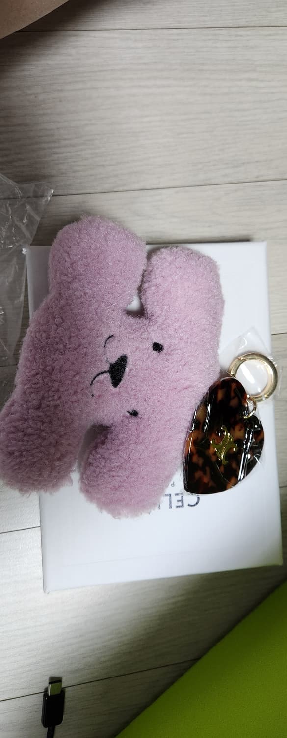 셀린느 트리옹프 하트 폼폼 참 셔링 앤 아세테이트 내츄럴 상품이미지5