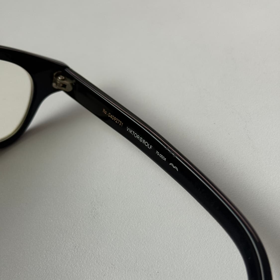 🕶️ 빅터앤롤프 70-0004 상품이미지4