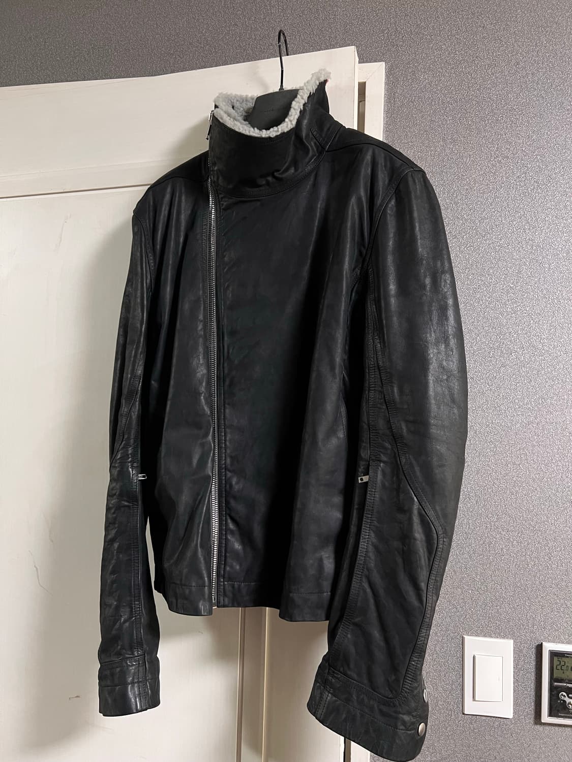 [52] 릭오웬스 22fw 바우하우스 지브라 시어링 레더 자켓 상품이미지5