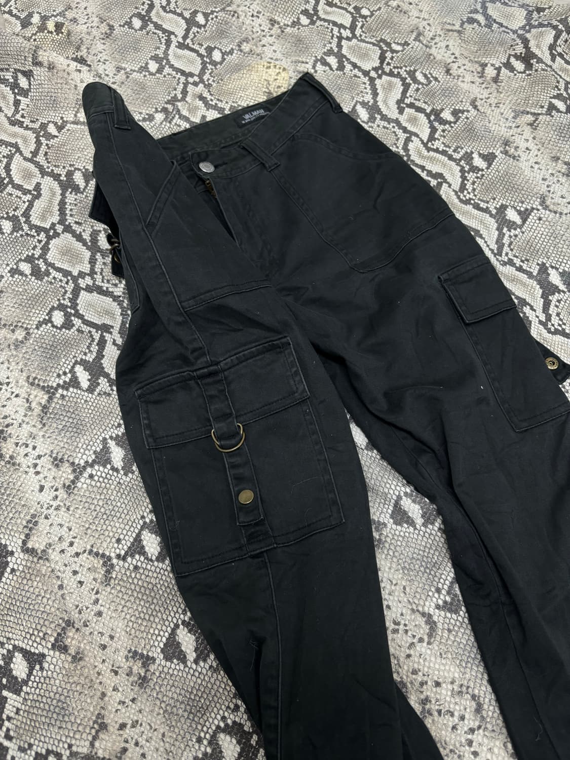 Semi-Boots Cut Black Cargo Pants 상품이미지3