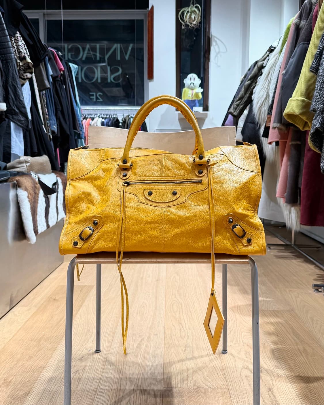 발렌시아가 옐로우 르 시티 모터백 상품이미지1