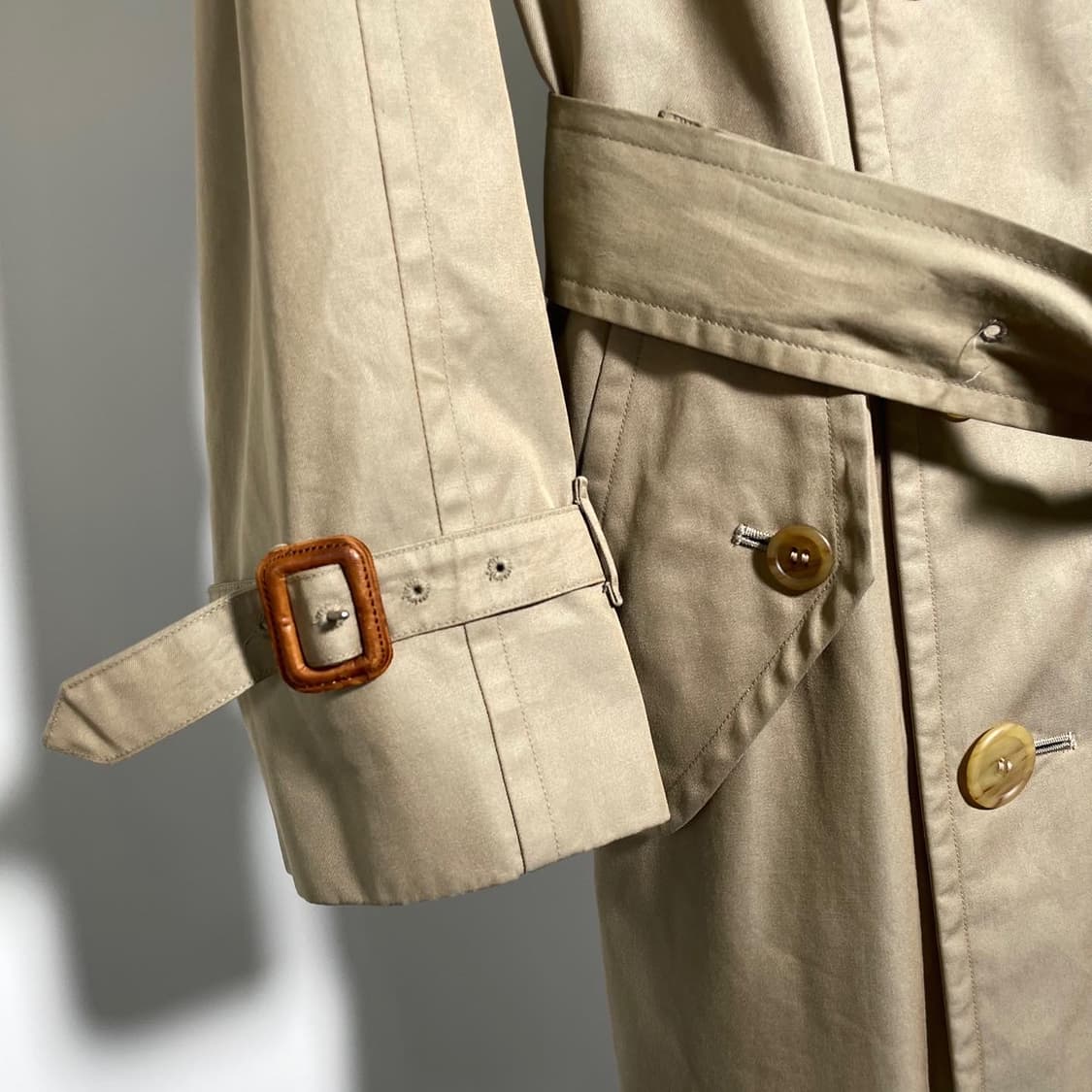 버버리 노바체크 안감 더블 견장 로브 트렌치 코트 상품이미지5