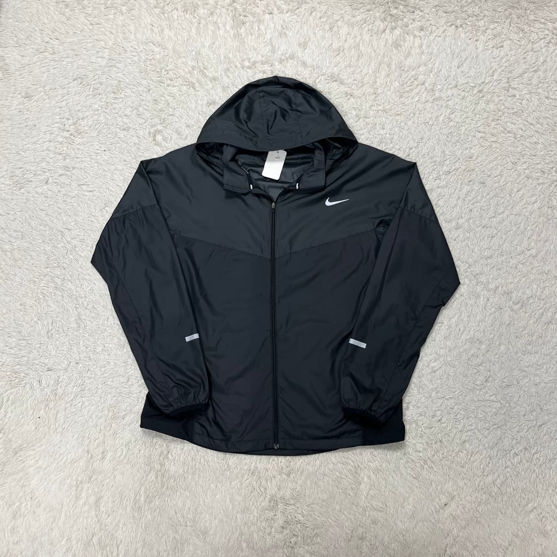 Nike black running windbreaker 상품이미지4