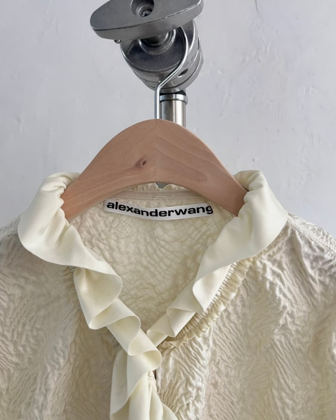 alexanderwang 알렉산더왕 아이보리 러플 새틴 가디건 상품이미지5