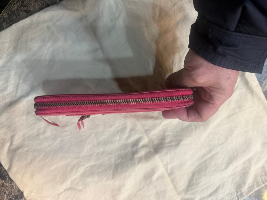 정품 발렌시아가 모터 장지갑 팝니다 상품이미지4