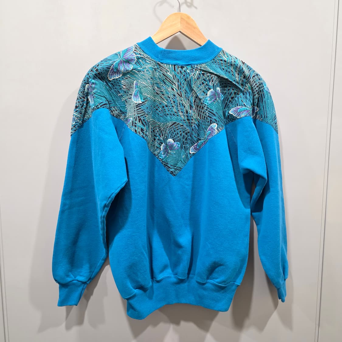 USA빈티지 90s 헤인즈 나비 패턴 맨투맨 상품이미지3