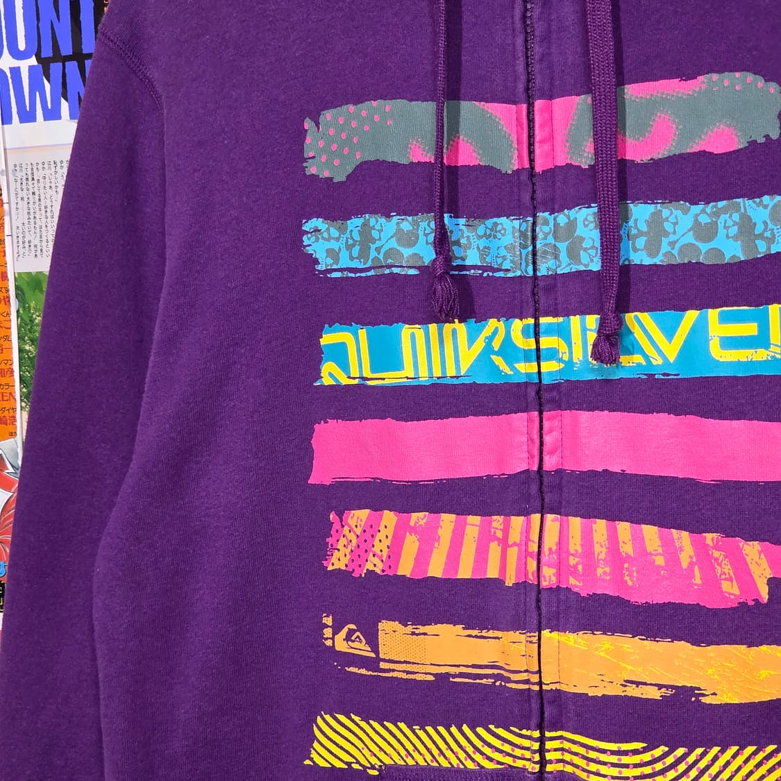 퀵실버 퍼플 넥버튼 프린팅 후드집업 상품이미지4