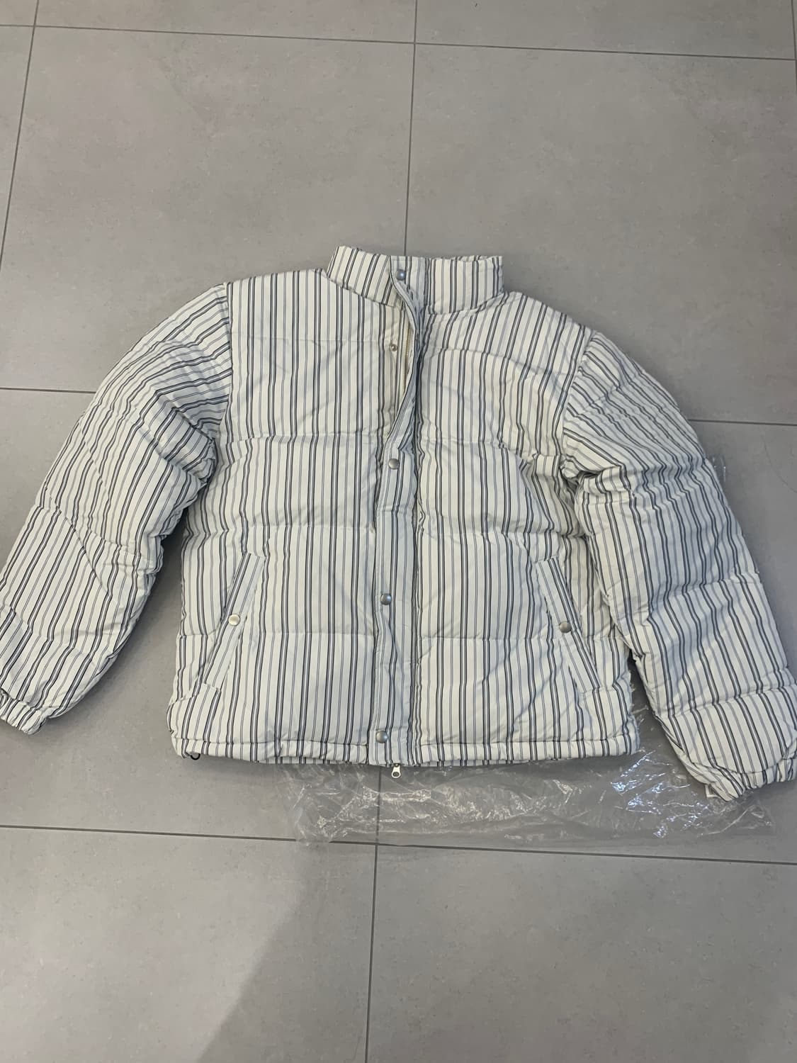 스투시 스트라이프 푸퍼 다운자켓 L 상품이미지1