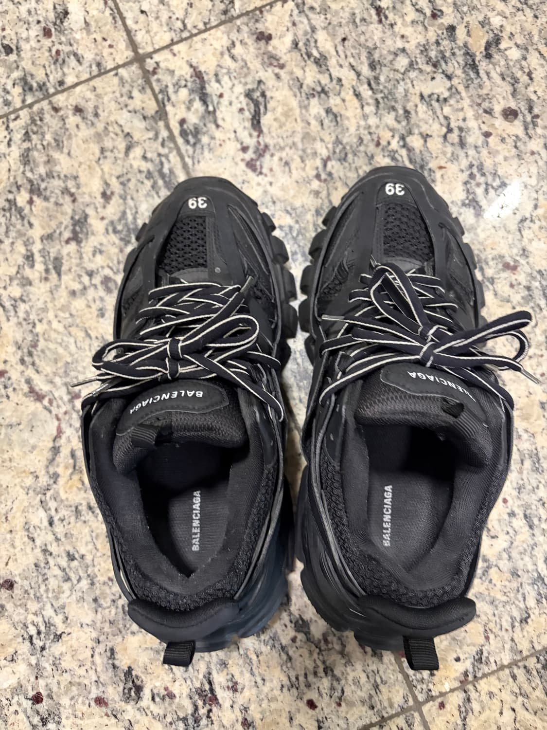 발렌시아가 트랙 슈즈 블랙 판매합니다. 상품이미지2