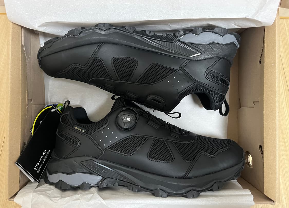 [새제품] [280] 블랙야크 고어텍스 보아다이얼 트레킹화 블랙 상품이미지10