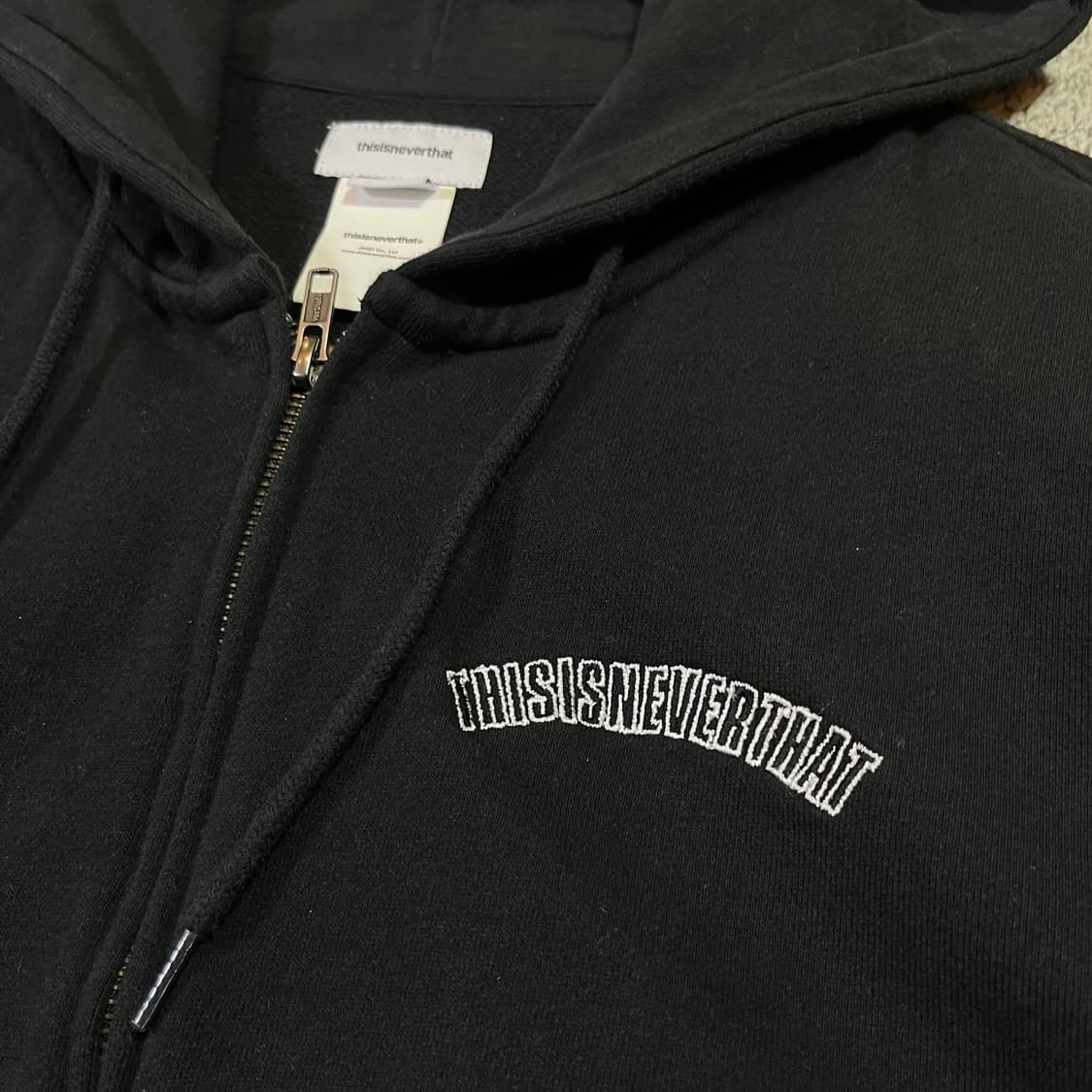 디스이즈네버댓 빅로고 후드집업 상품이미지3