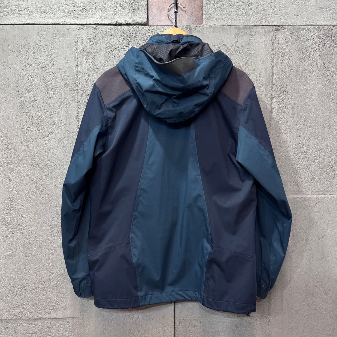 컬럼비아 티타늄 옴니드라이 워터프루프 아웃도어 자켓 (L)   상품이미지4