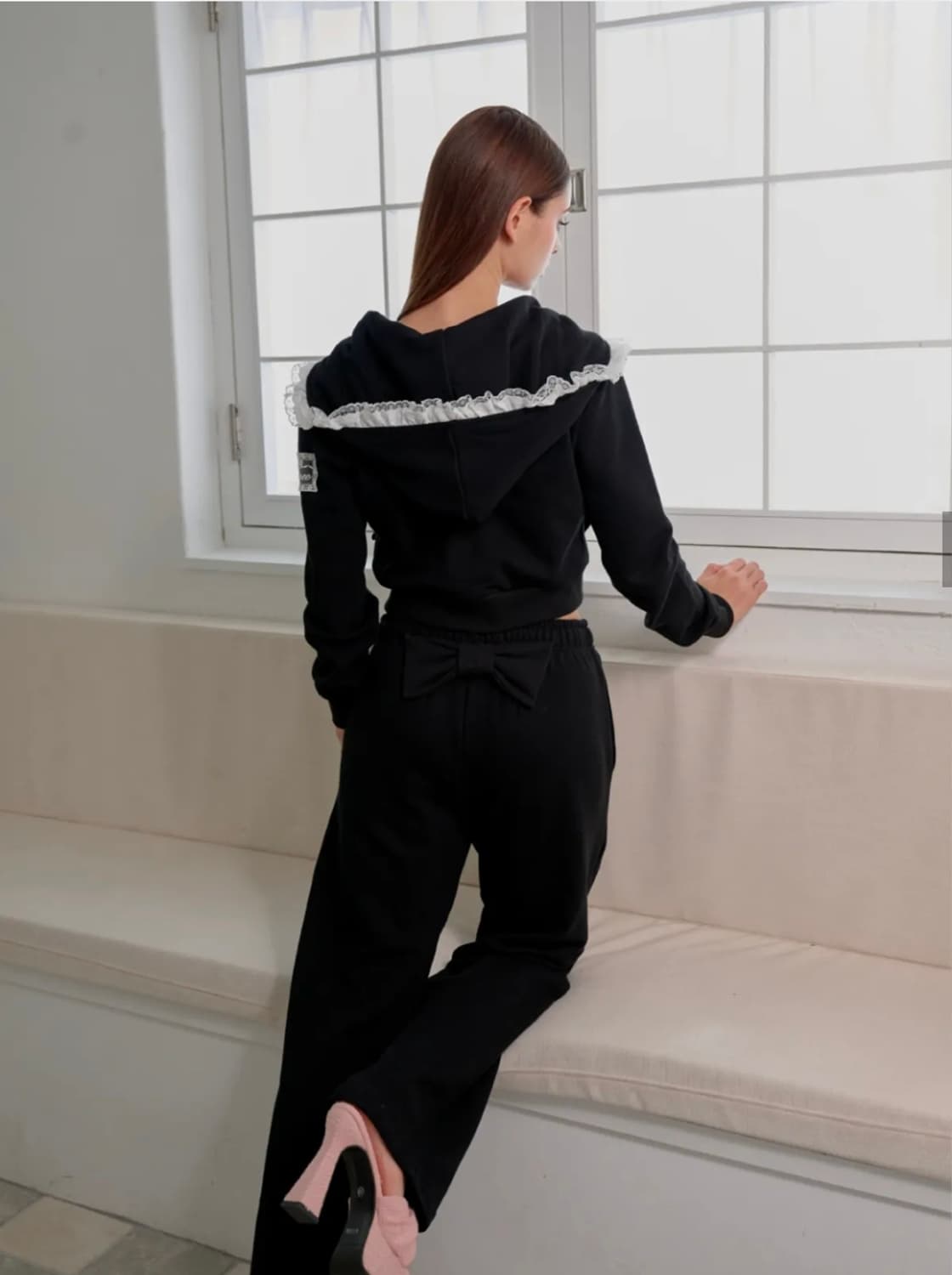 새상품)) 슈네 백리본 크리미 스웻 팬츠 블랙 상품이미지2