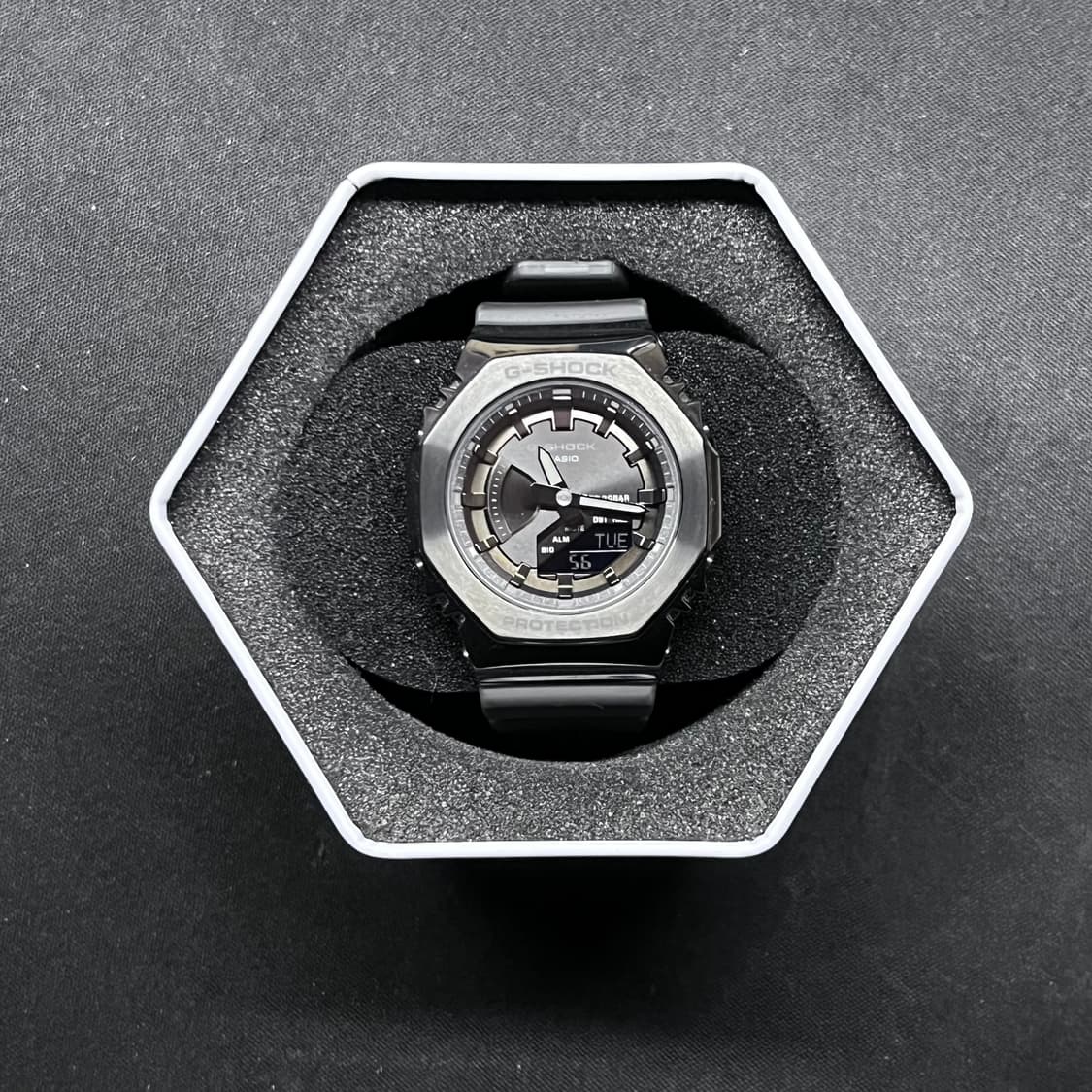 G Shock 메탈 블랙 ㅣ 2100B 8ADR 상품이미지1