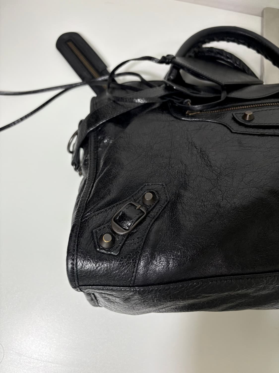 발렌시아가 시티 모터백 블랙 미디움 상품이미지5