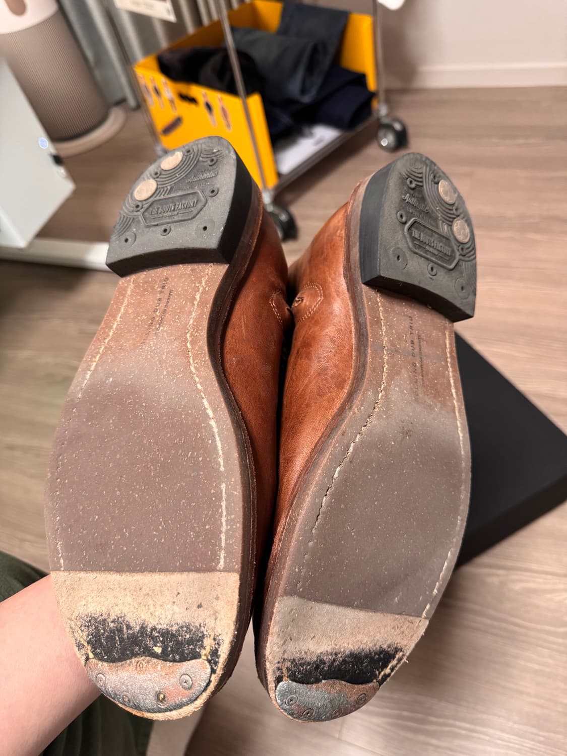 롤링덥트리오 네추럴 홀스프런트 캐스퍼 8사이즈 팝니다. 상품이미지5