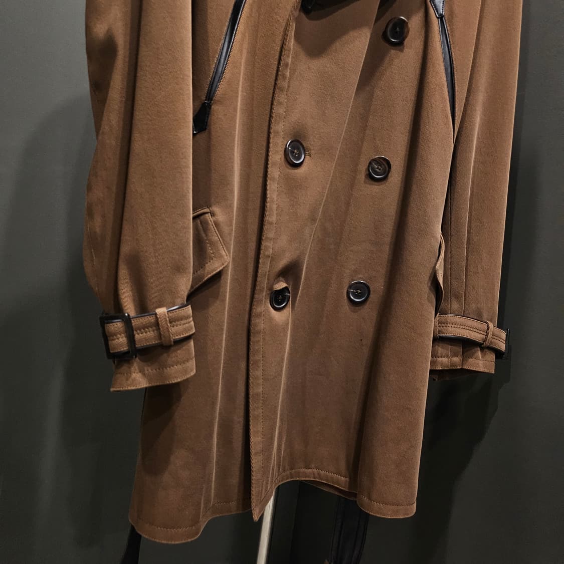 에르메스 시어링(탈착) 카라 램스킨 벨티드 코트 상품이미지5