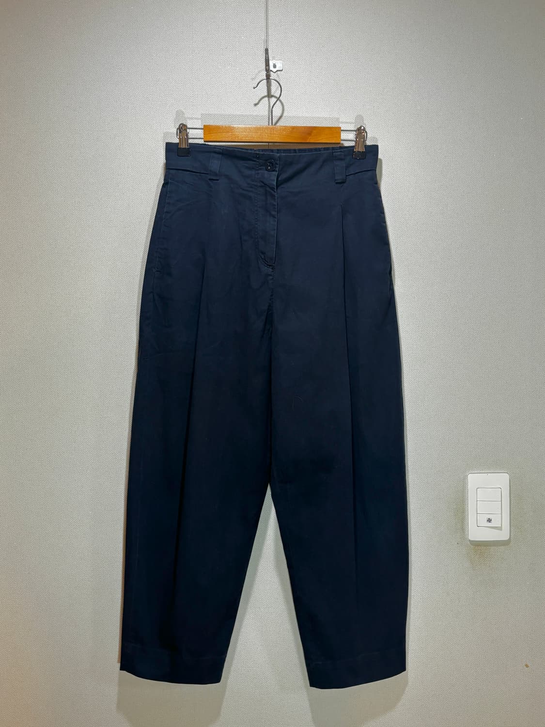 택포/S급) COS 원턱 플리츠 세미 벌룬 네이비 코튼 팬츠 상품이미지1