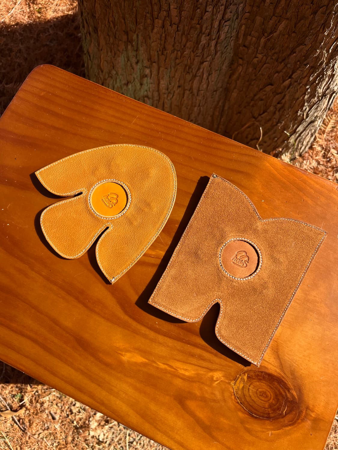 Hand-Embroidered Leather Cup Coaster  상품이미지2