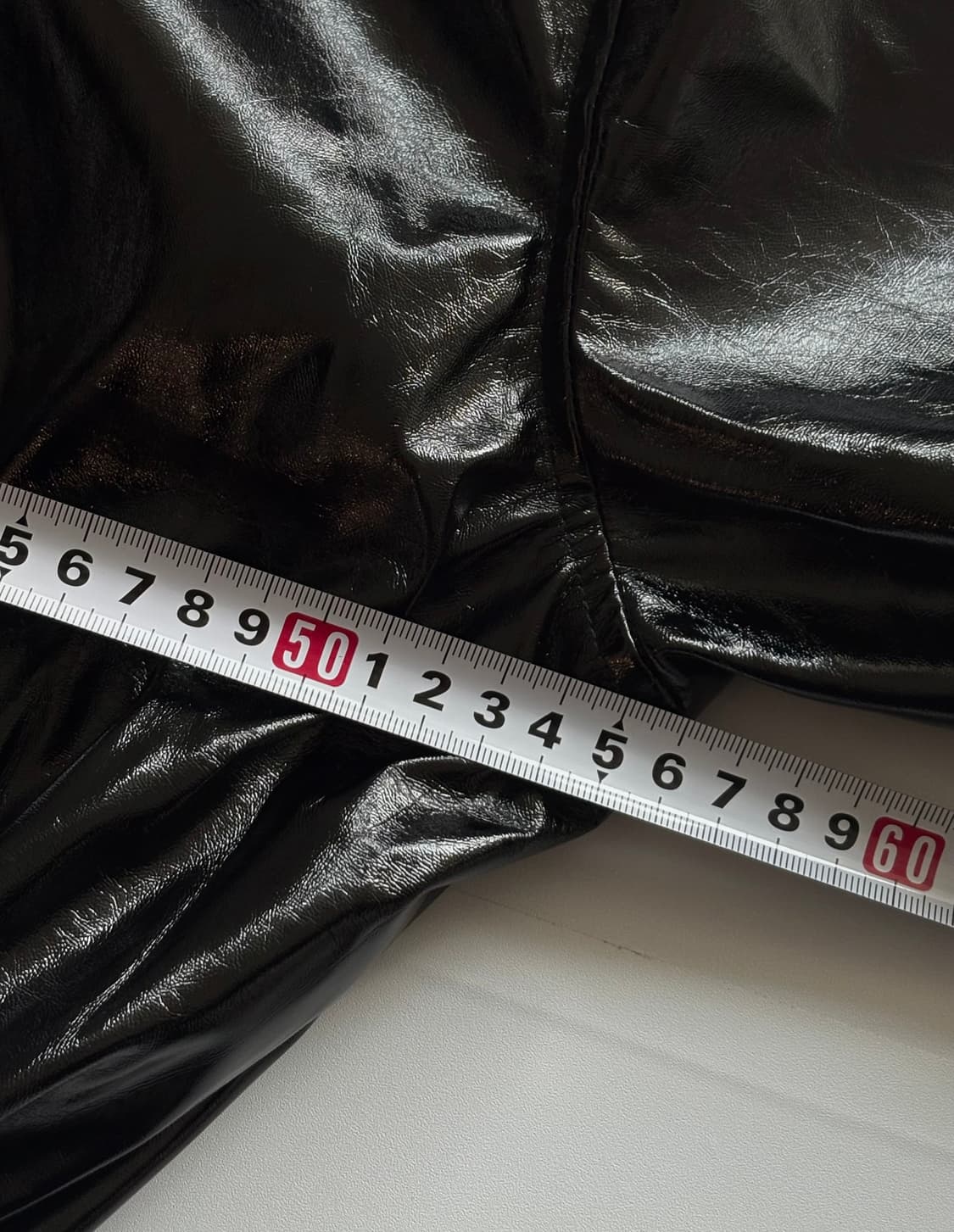 플레이스 스튜디오 크롭 유광 에나멜 자켓 상품이미지6