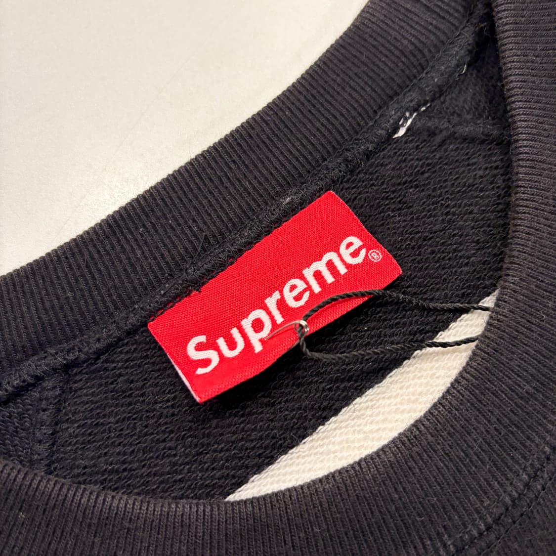 [M] 16s 슈프림 스트라이프 블랙 맨투맨 B413 상품이미지4