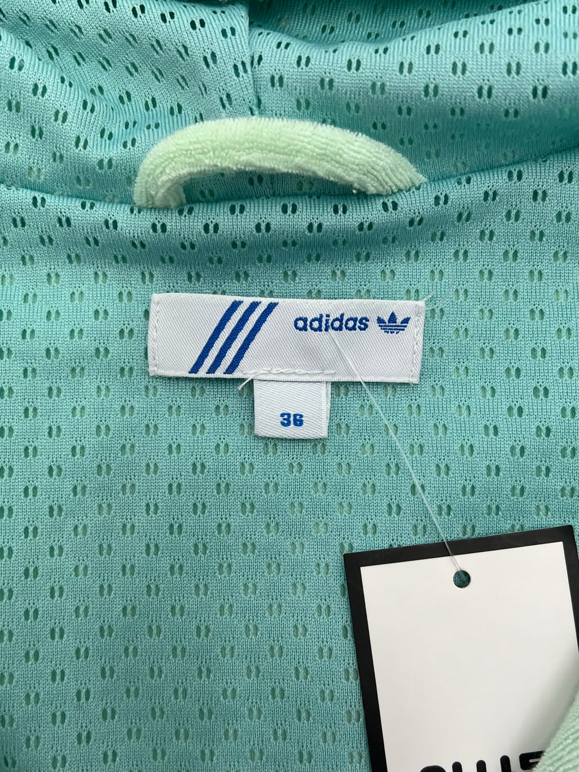 아디다스 크롭 후드집업 상품이미지3