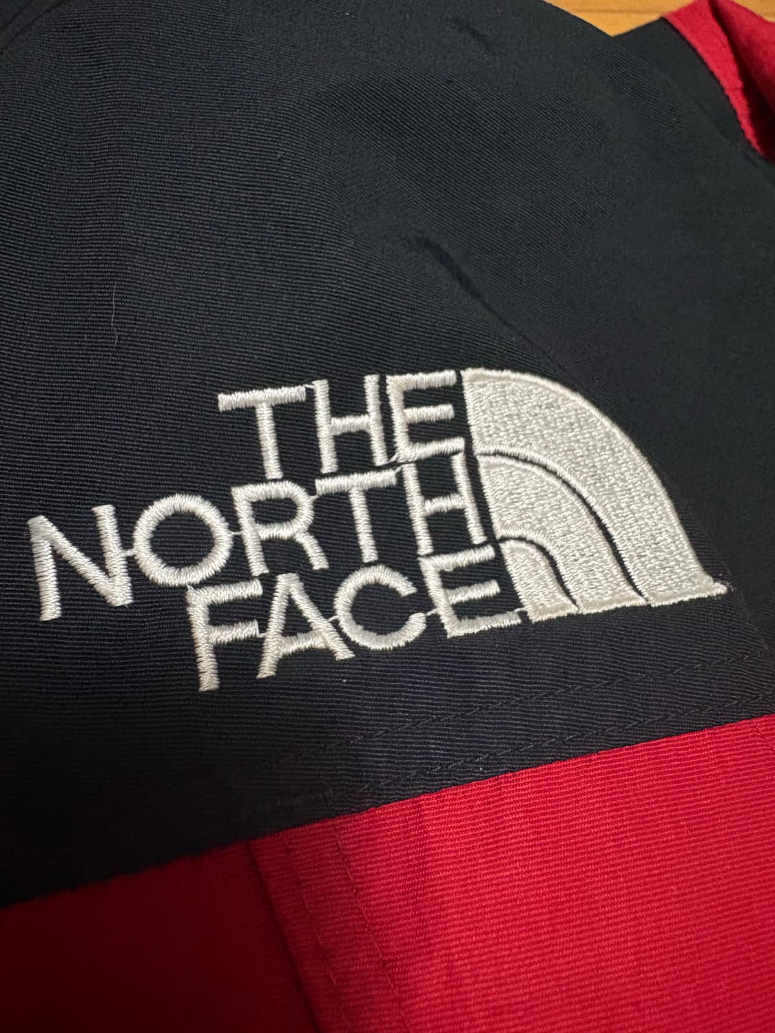 노스페이스 윈드브레이커 상품이미지3